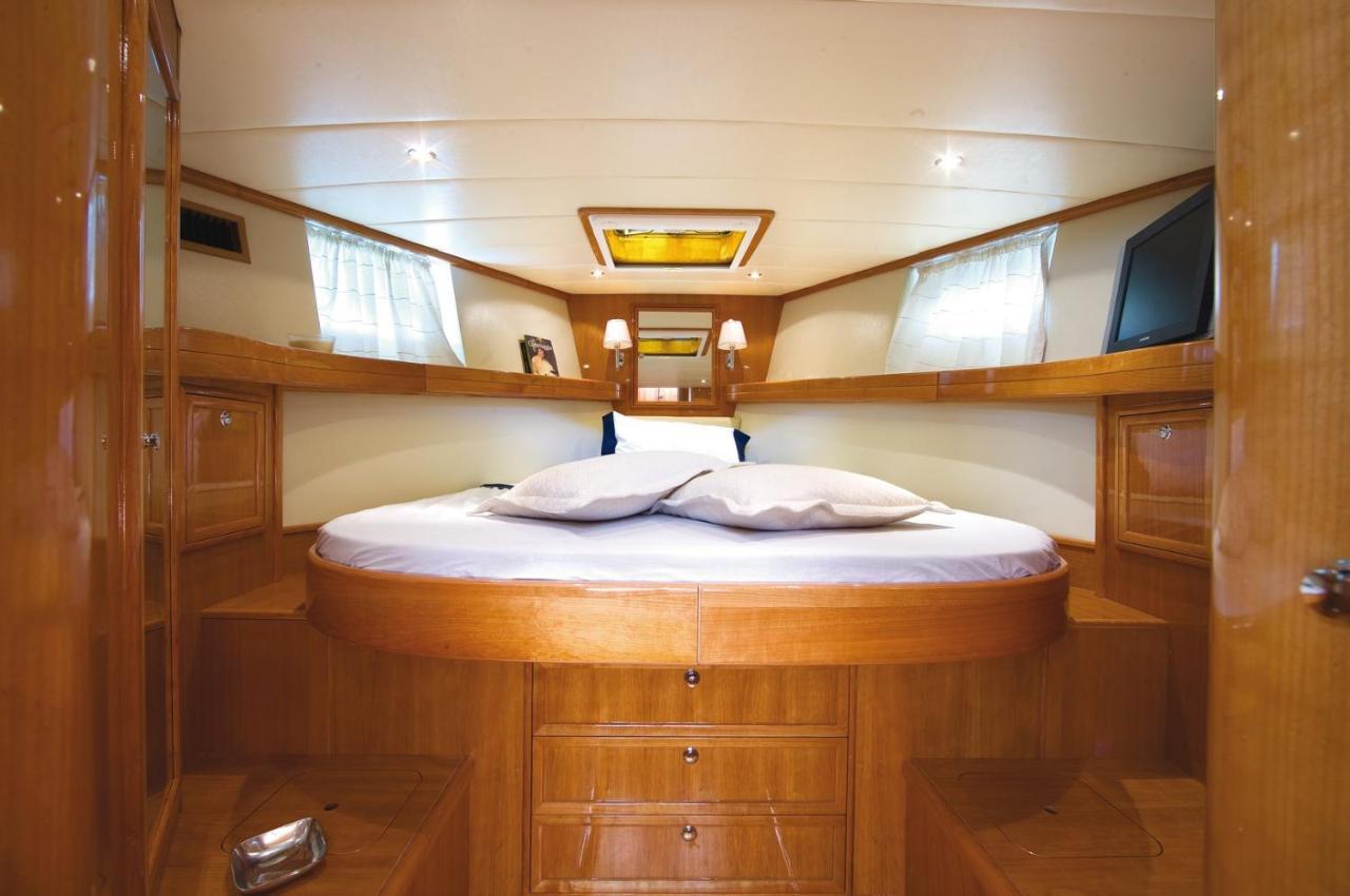 Night On Board Hotel La Maddalena  Exterior photo